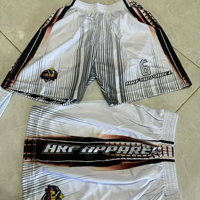 Putih motif garis-garis