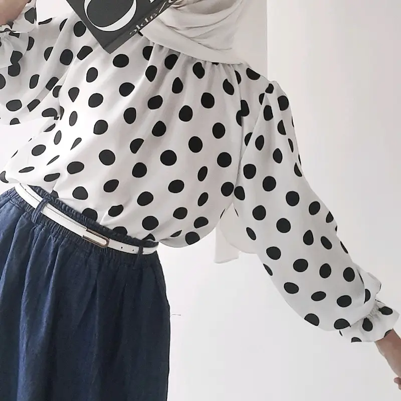 minimalistyle - CLEO Smocked Smok Blouse Bahan Crepe Wanita 0