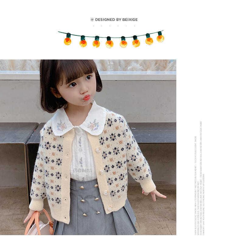 Product Introduction of Girls' Fashionable Sweater Coat Spring and Autumn Children's Knit Cardigan 2024 Autumn New Children's Casual Autumn Outerwear 11