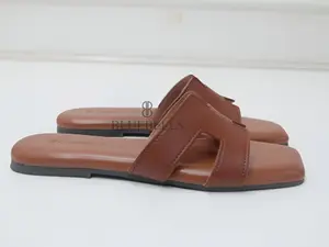 Bluebells NAOMI Sendal Flat Wanita OOTD Dengan Model Kekinian Cantik Elegan Pijakan Empuk (Tersedia Size 36-44) Sandal Hitam