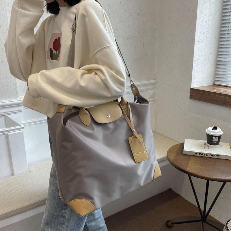Product Introduction of 2023 Large Capacity Women's Travel Bag Waterproof Sports Gym Bag Outdoor Shoulder Crossbody Bag Female Handbag Weekend Gym Bag 9