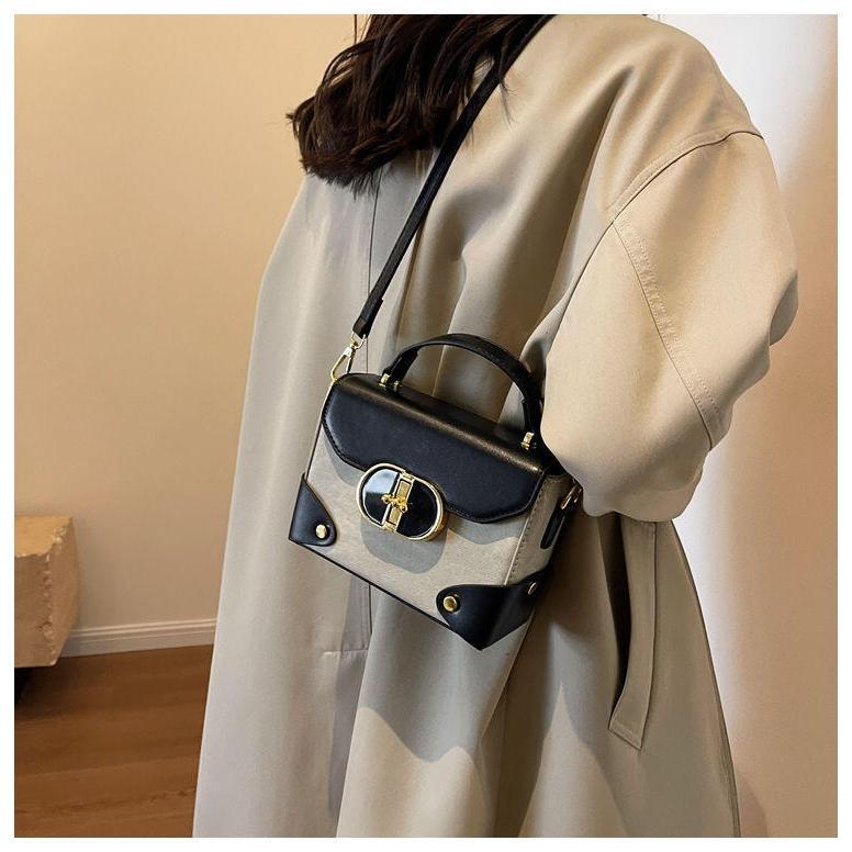 Product Introduction of This year's popular for women in autumn and winter, versatile 2024 new single shoulder crossbody bag, portable box, small square bag 16