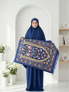 TERBARU Sajadah Travel Turki Lipat Dewasa 70x110cm Bahan Chenile Rajut Berumbai Cantik Motif Bunga Saten Elegan Jahitan Rajut Unik & Rapi Nyaman Dipakai Sehari-Hari Cocok untuk Oleh-Oleh Haji & Umroh Kualitas Premium Harga Terjangkau Ready Stok