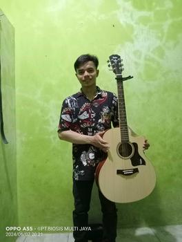 Product Review of Gitar Akustik Taylor Tanam Besi from S**h 1