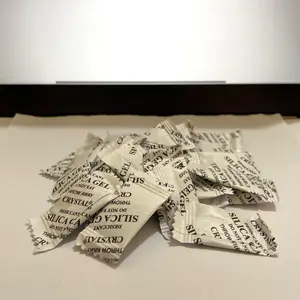 Silica Gel Natural 1GR ( 100 Pcs ) / Food Grade Silika Gel / Pengawet Makanan & Aksesoris Tas Sepatu