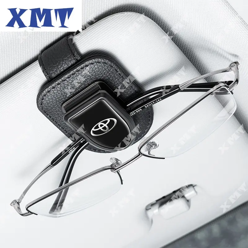 XUMINGTT Giá đỡ kính râm logo ô tô, Kẹp treo kính bằng da cho tấm che mặt, Kẹp thẻ vé Kính mắt gắn tấm che nắng ô tô, Phụ kiện tấm che mặt ô tô