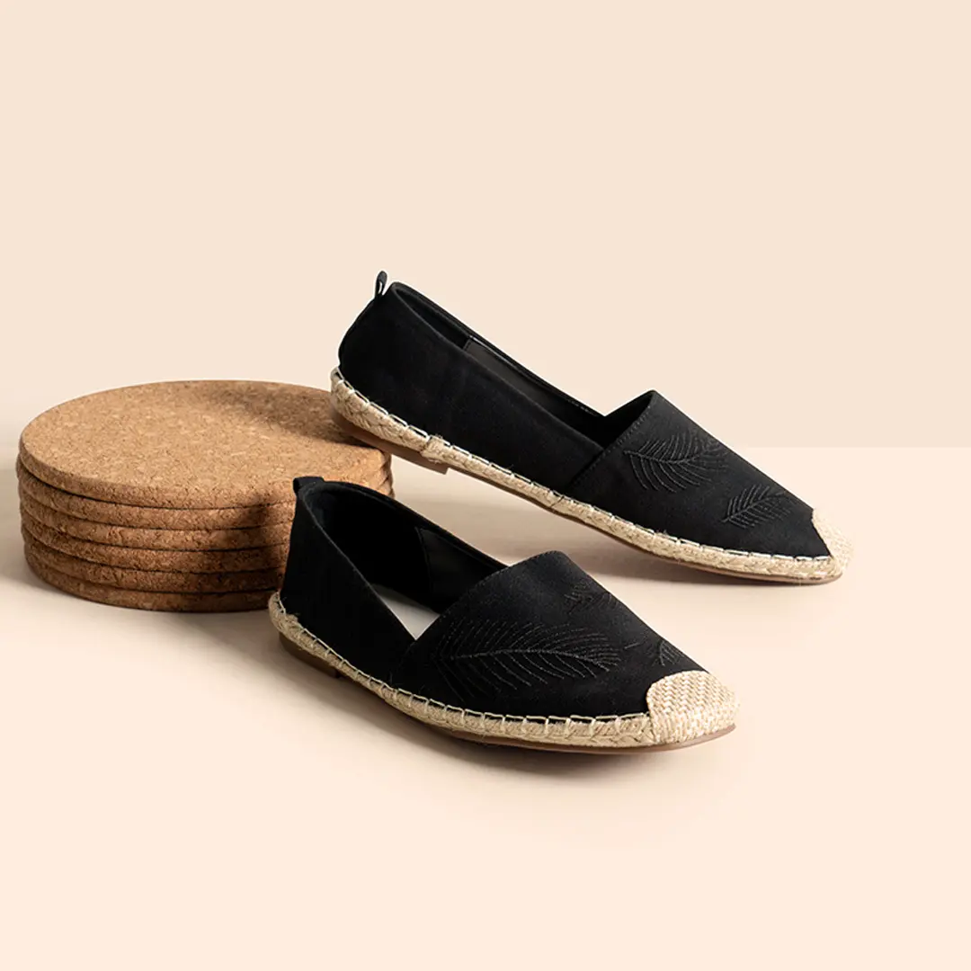 ANOTHER X URBAN&CO Cami Flat Shoes Karet Hitam Tren