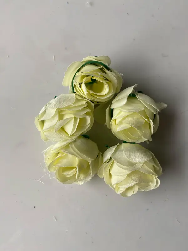 kuntum mawar 5 cm.bunga buket bunga hias bunga palsu.jual per 50 pcs 7