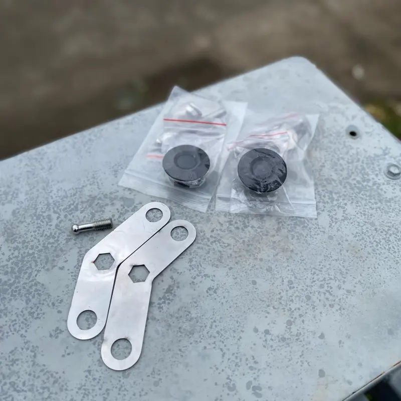 DUDUKAN KLIP BODY/BOX AKI NINJA SS,R Motorcycle Baut