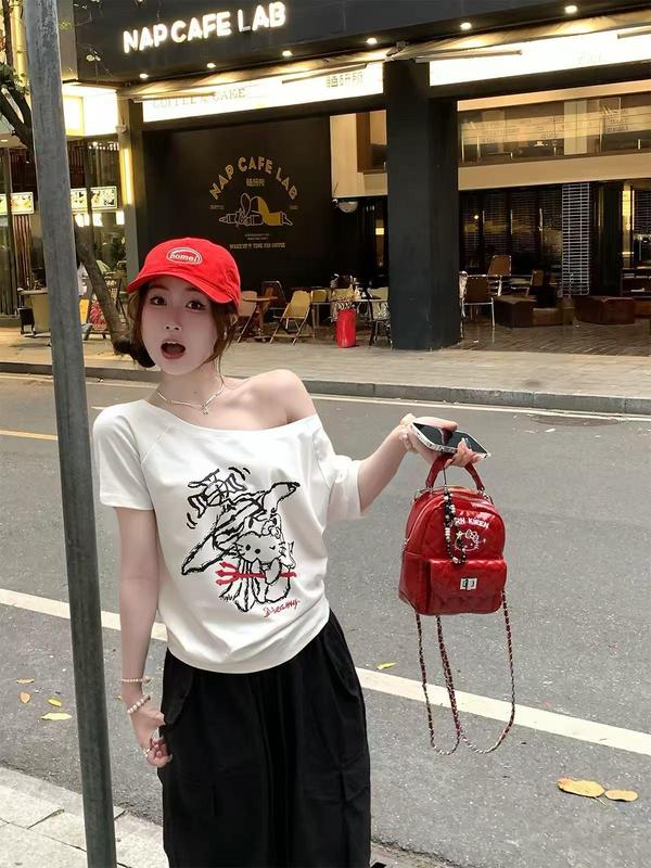 Áo thun nữ lệch vai trễ vai tay ngắn, chất liệu mỏng thoáng mát, nhiều mẫu in hot trend, Hè Thu 2026