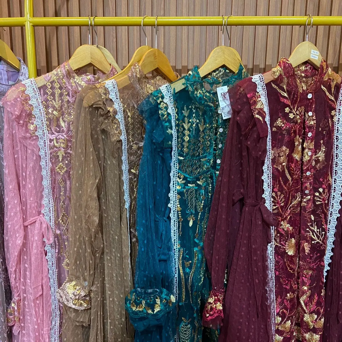 SET-ROK Gamis Brukat OUTER + ROK Model Kekinian Produk Gamis Brokat Terbaru By Raisha Gamis