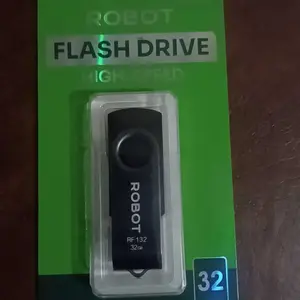 ROBOT Flash Drive High Speed Flash Disk RF104/RF108/RF116/RF132 New Rotatable U-Disks Kapasitas Penyimpanan 4GB/8GB/16GB/32GB USB2.0 with Package Black - Bergaransi 1 Tahun dan Bisa COD