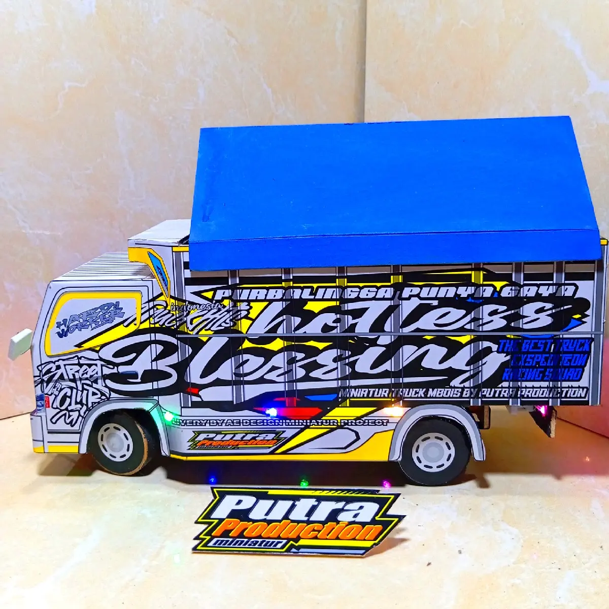 MAINAN MINIATUR TRUK OLENG BISA TAMBAH NAMA DAN FOTO MINIATUR TRUK OLENG FULL VARISI LAMPU DAN TERPAL MAINAN TERLARIS