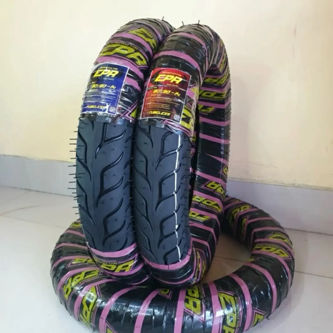 Sepasang Ban Tubles Motor Matic Beat Vario Mio Spacy Ring 14 ( 80/90 , 90/90 )