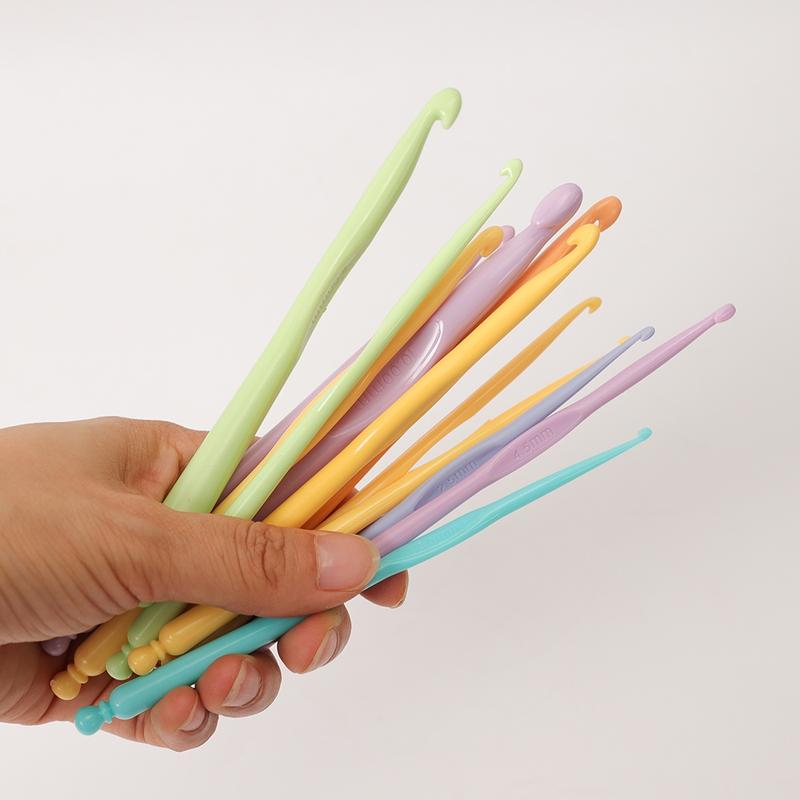 Product Introduction of 12Pcs/set Colorful Plastic 2.0-10.0mm Crochet Hooks Kit Knitting Needles Stitches Craft Crochet Set DIY Sweater Sewing Weave Tools 8