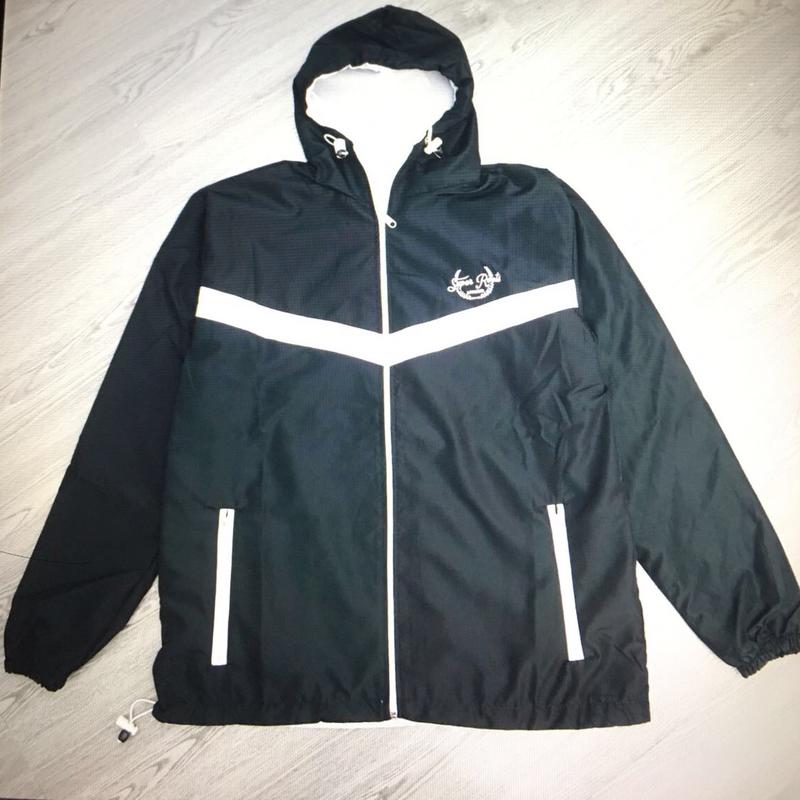Jaket Parasut Wanita Olahraga Goes dan Lari - jaket Mathilda Sport 1