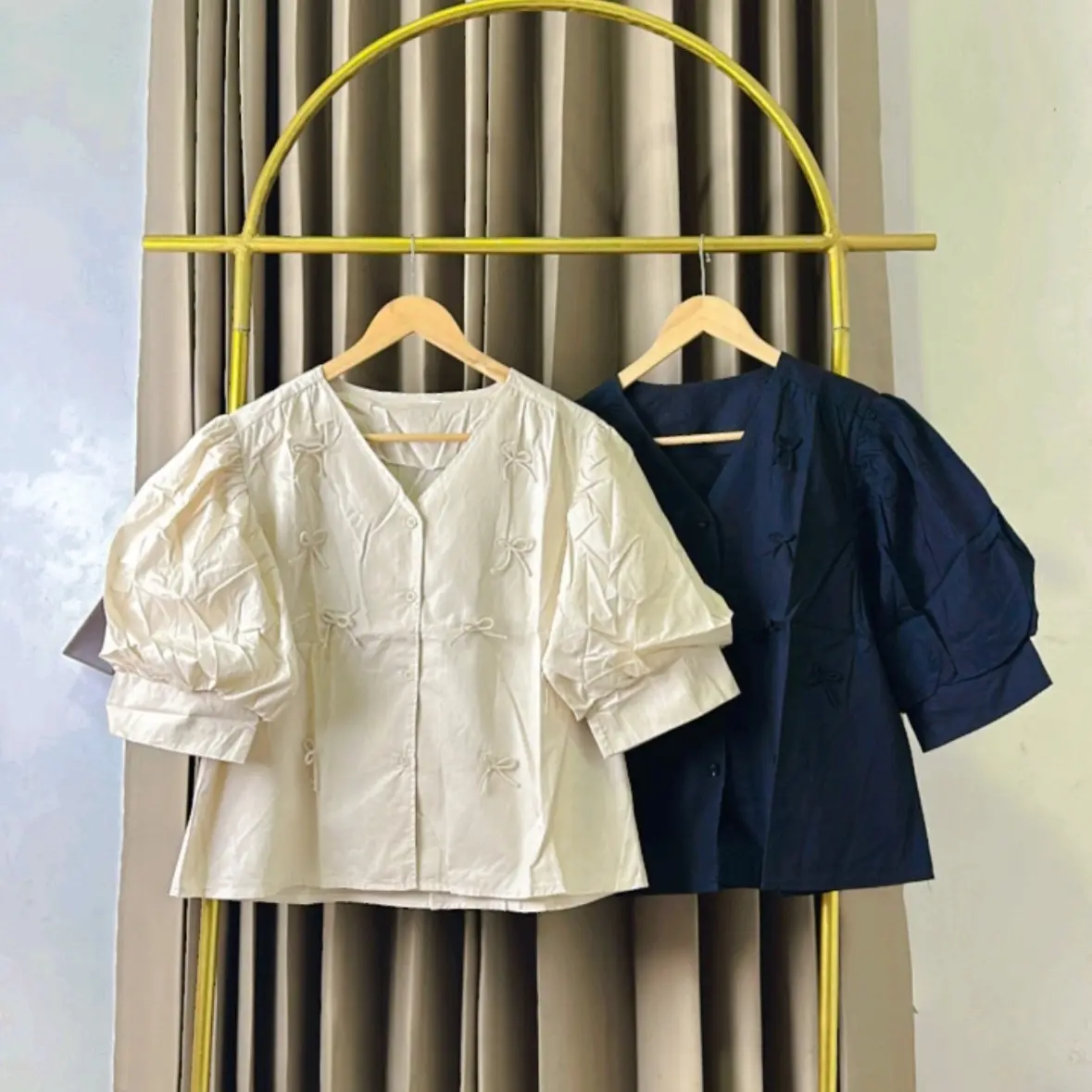 CASSIA Kemeja Wanita Semi Crop Tangan Ballon