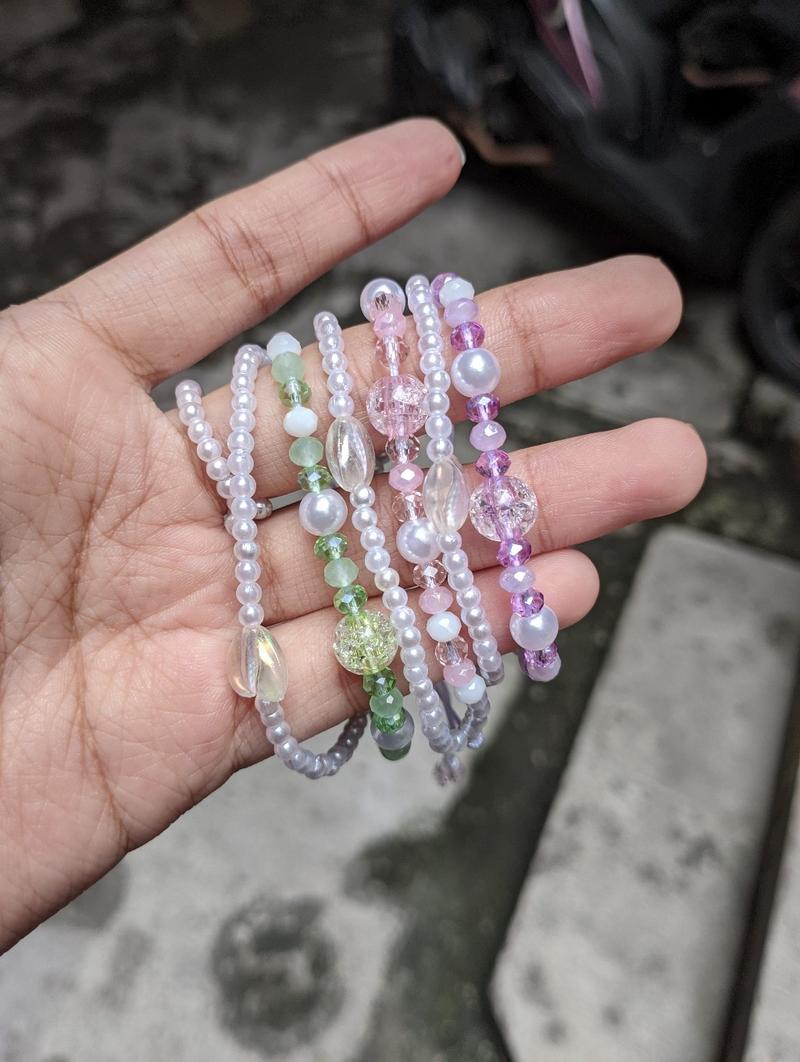 Product Introduction of Snow White bracelet | Gelang manik manik tali serut 2 layer aestethic bracelet by sweetlist gelang mutiara aesthetic 13