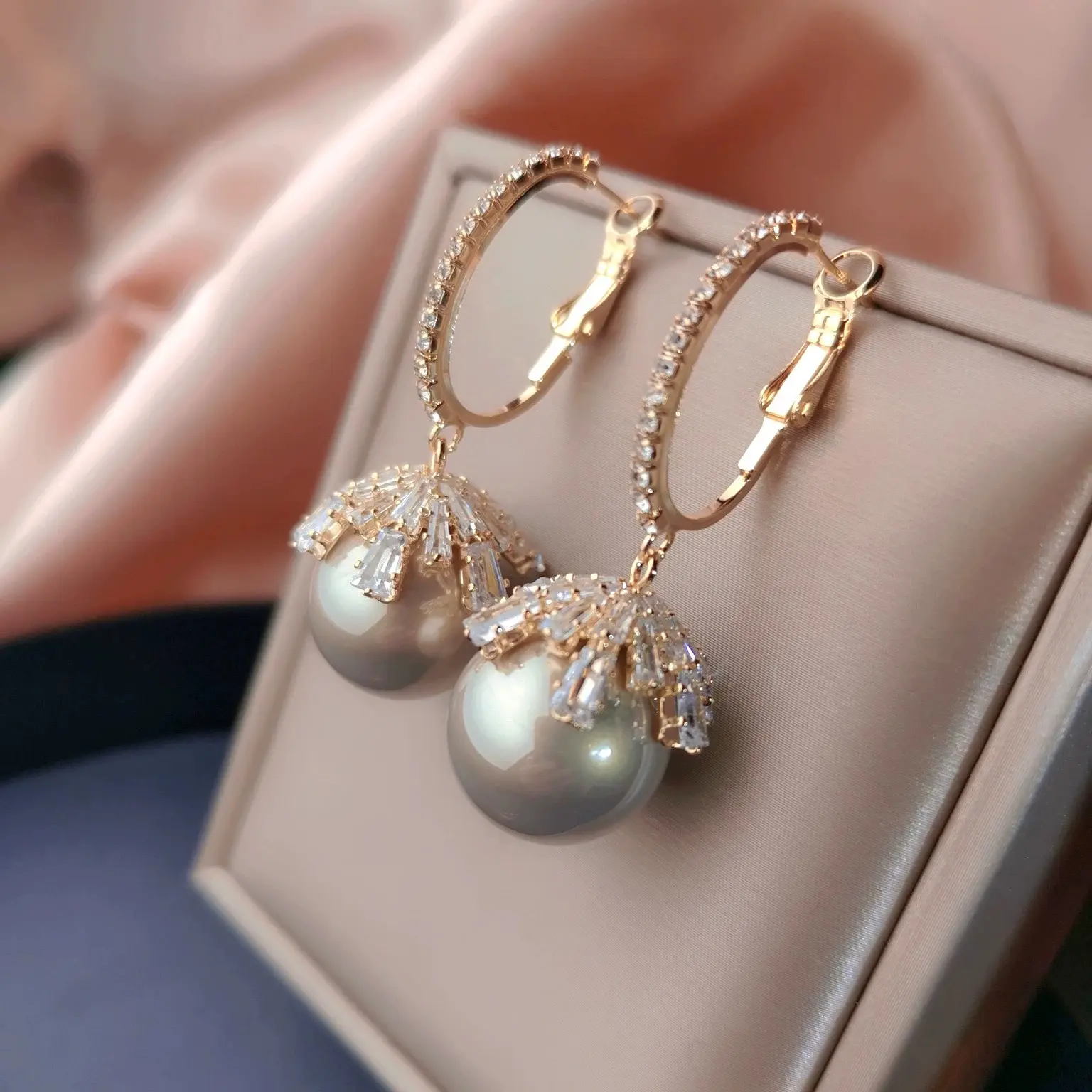 HH Style Fashion Zircon Pearl Stud Earrings for Women in French Style