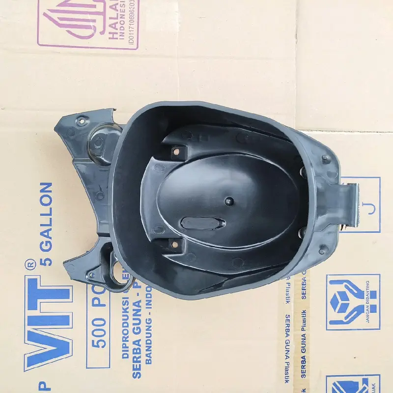 Box helm box bagasi honda vario 110 Cw karbu 0