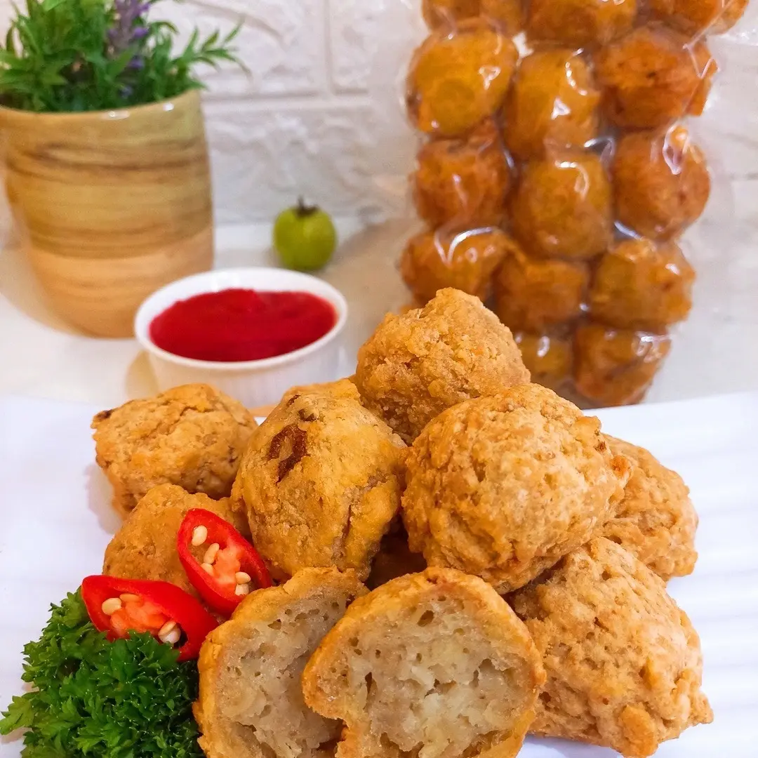 Gorengan bulat frozen khas Malang + bumbu cocol pedas