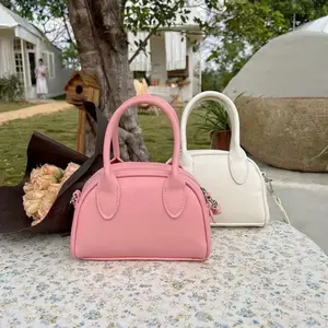 Tas Selempang Wanita Kekinian Casa Bag dengan Kualitas Jahitan Rapih dan Tali Utama Panjang yang Adjustable