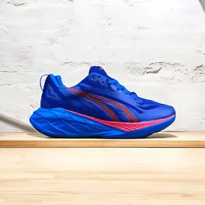 Sepatu Running Olahraga Untuk Pria Dan Wanita Empuk Lentur Ringan Terbaru Dengan Desain Nyaman Dan Tahan Lama