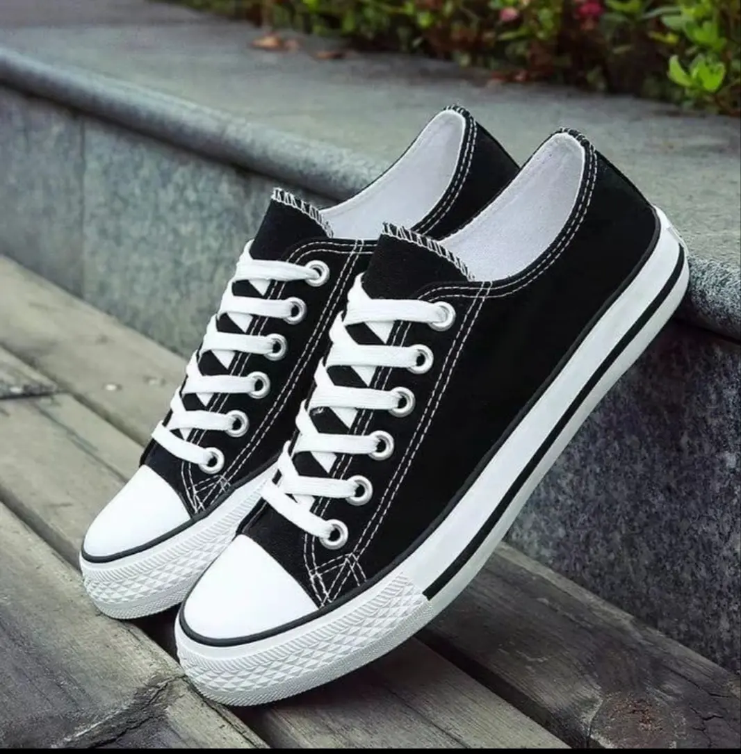 sepatu sneakers sekolah cowok cewek casual ringan dasar sepatu kasual pria wanita hitam putih model pendek snekers ukuran 31-43 Shoes Black