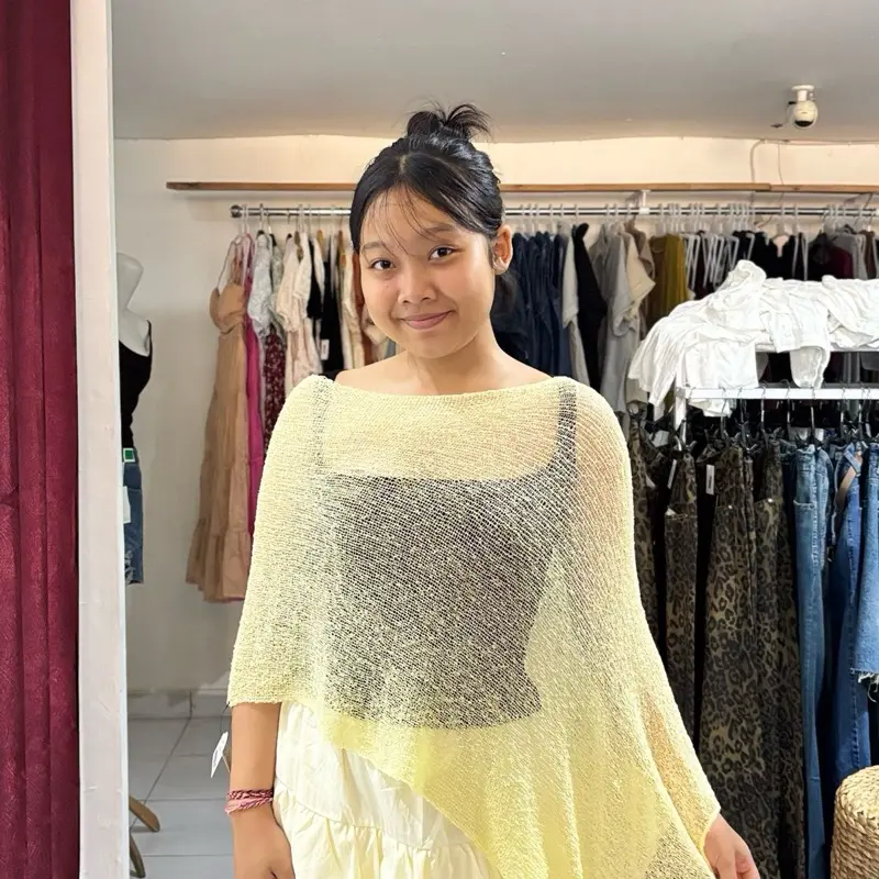 Outer Poncho Bahan Rajut Lembut dan Nyaman untuk Penggunaan Sehari-hari