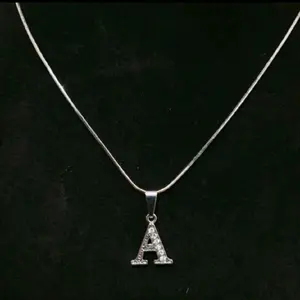Kalung Inisial Huruf A–Z Premium Anti Karat  Titanium Berkilau Elegan Couple & Hadiah Spesial Liontin Kristal
