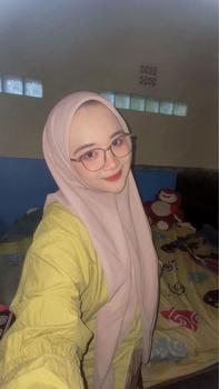 Product Review of 【Hot】Glad2Glow Perfect cover cushion dengan kandungan skincare mencegah kekusaman dan kulit kering sepanjang hari G2G Concealer Foundation Wajah Extract Mencerahkan Lasting Compact from c**🫧 2