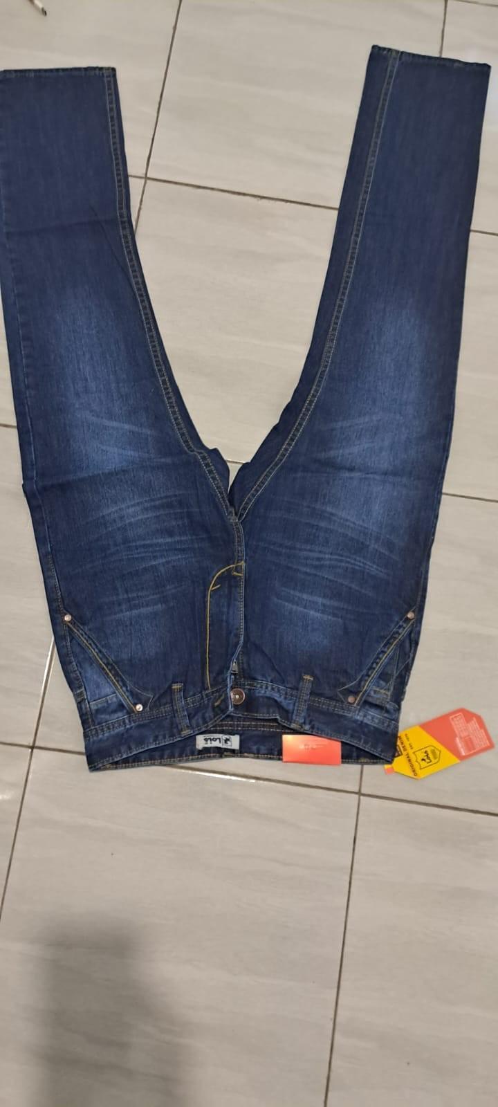 Product Introduction of TERBRU CELANA LOIS PREMIUM, HANYA 2 WARNA ORIGINAL Jeans Biru Nyaman Denim Panjang Cowok Keren Pria Tebal Standar Hitam Distro 4