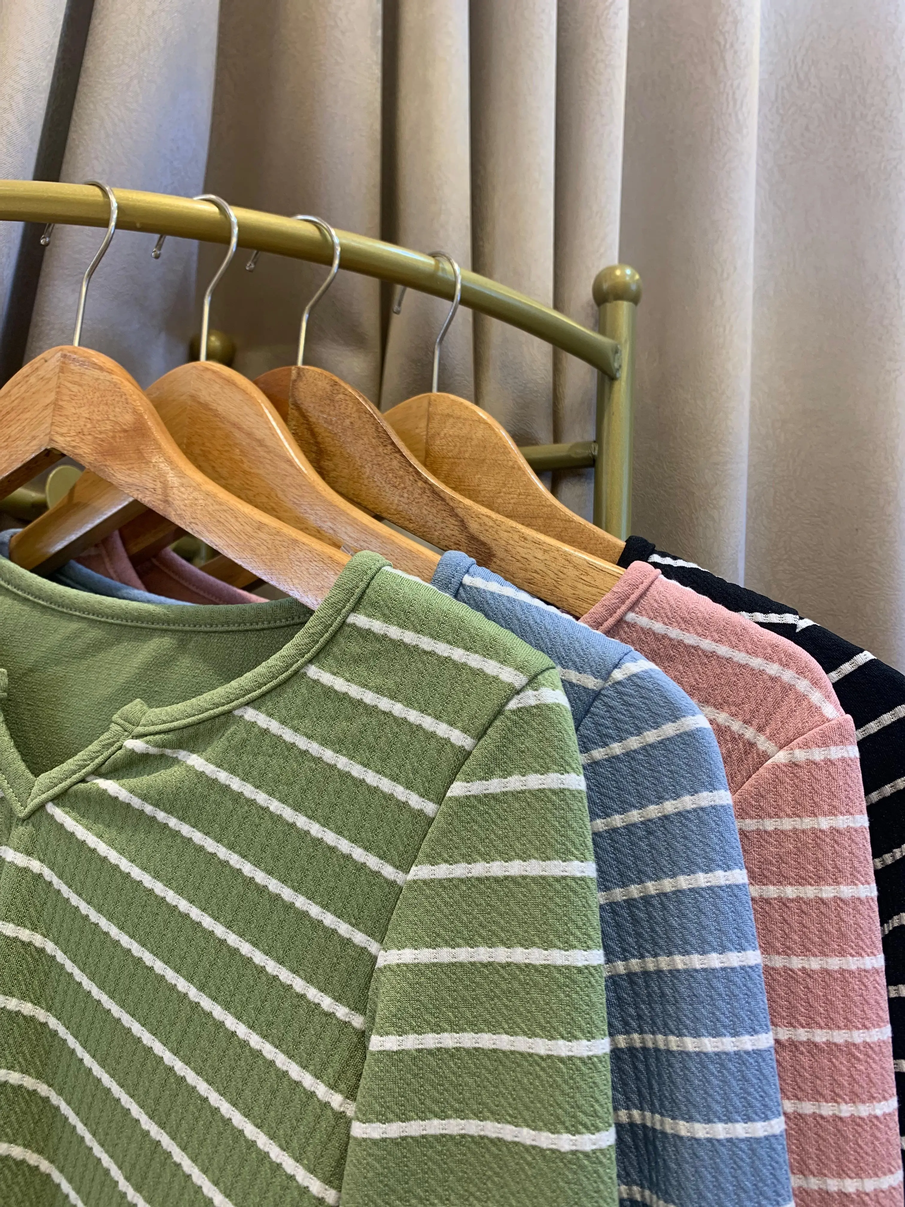 Miniyu Crop top salur lengan panjang import