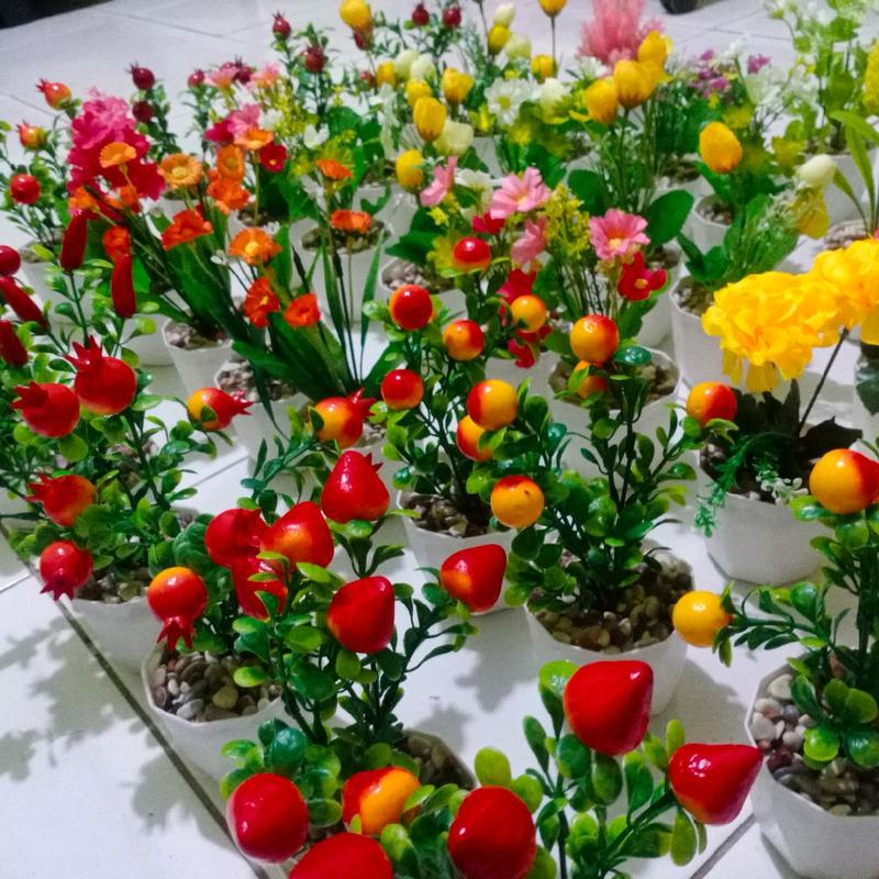 paket 1 lusin 12 pcs bunga plastik mini.ornamen bunga dekorasi rumah model RANDOM Vas Buah 0