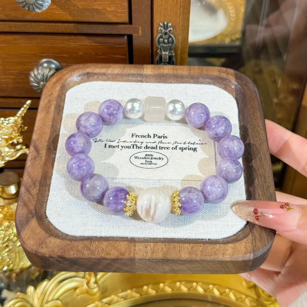 A Distinctive and Precious Style! The Fashionable Phantom DIY Bracelet Boasts Exquisite Uniqueness, Meticulously Handcrafted for a One-of-a-kind Accessory.