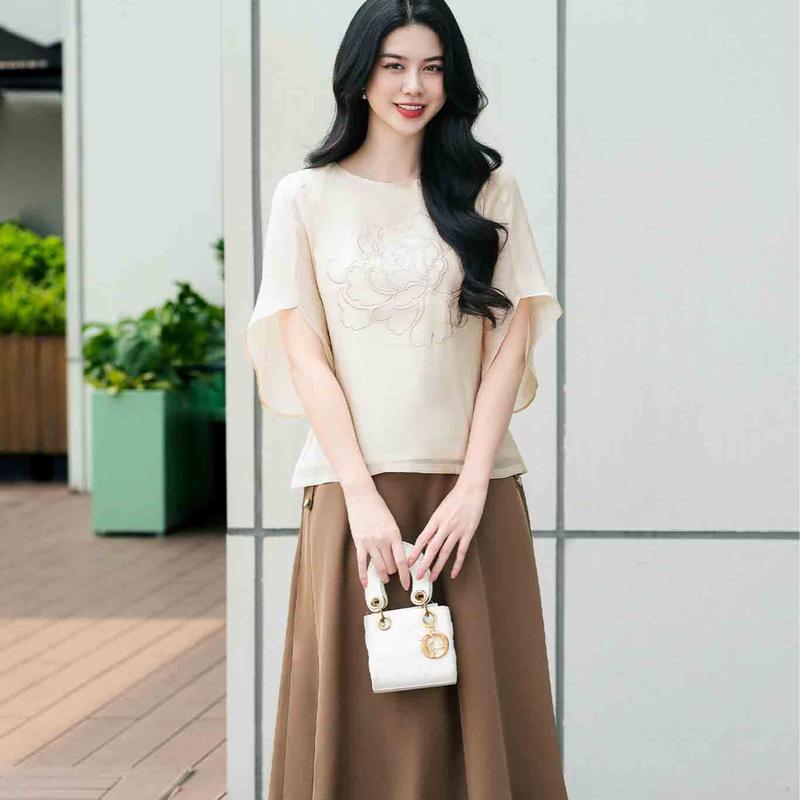  Áo Kiểu Tơ Mịn Nữ Trung Niên  Cao Cấp Sang Trọng tặng mẹ Thương Hiệu Thiều Hoa AN4L1066 
