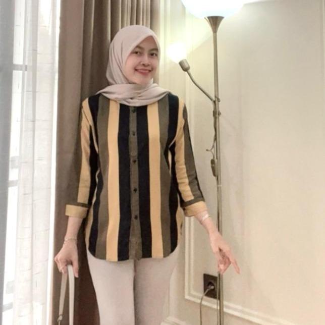 Kemeja Wanita Rayon Moltif Oversize / Daily Top Salur Lengan 7/8 Terbaru 0