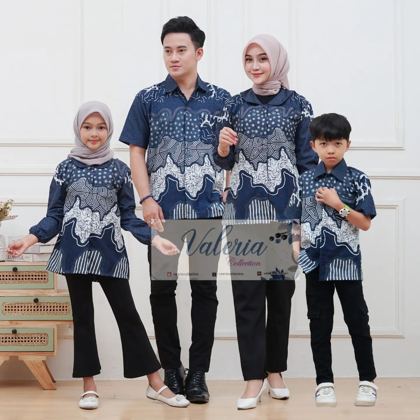 Baju Batik Pasangan Ayah Ibu Anak - Kemeja Lengan Pendek & Blouse Batik Lengan Panjang