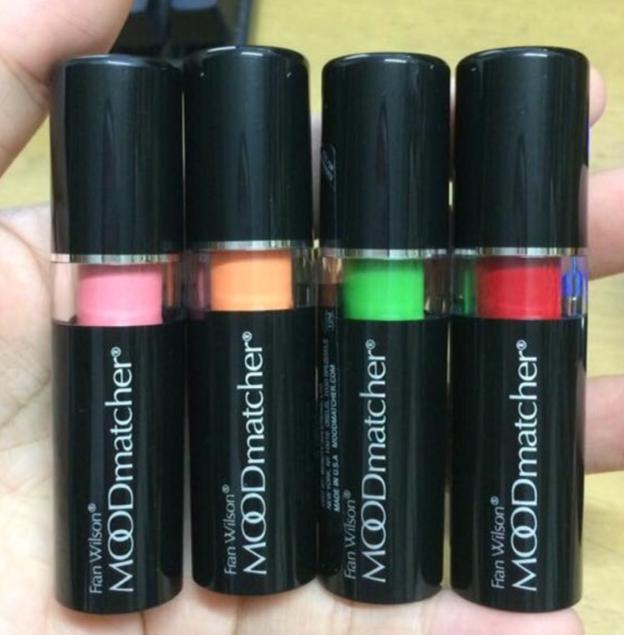  Son Gió Mỹ có Màu Mood Matcher  USA  nhiều màu 