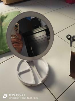 Product Review of Cermin Bulat Lipat Kaca Rias LED 2 Sisi Ganda Putar USB Cas from N**♑ 1