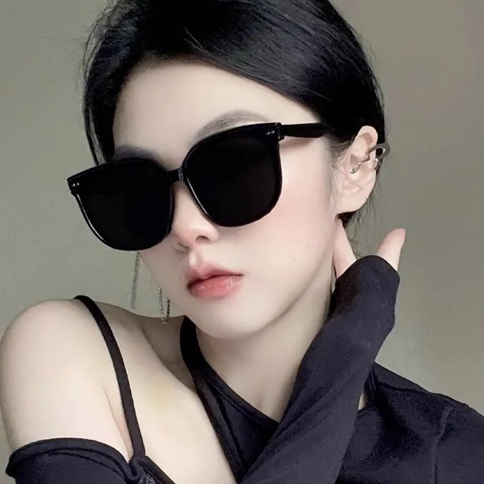 (Free 3 in 1 set) Kacamata hitam wanita terbaru 2024 Fashion foto traveling selebrita pria korea kacamataa anti uv GM frame persegi besar