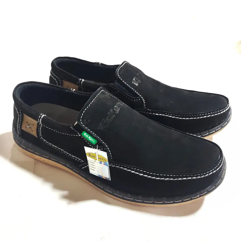 Sepatu Kasual Casual Sneakers Pria Bahan Kulit Sapi Keren Trendy Murah 1