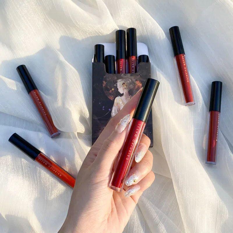【Promo & COD】5Pcs Set Lipstik Matte Tahan Lama, Velvet Matte Liquid Lipstick yang Anti Air dan Tidak Transfer. Tersedia dalam Set Hadiah Lipstik Warna Nude Cokelat dan Set Lipstik Red Velvet. Cocok untuk Wanita dan Gadis.Kosmetik Bibir 8