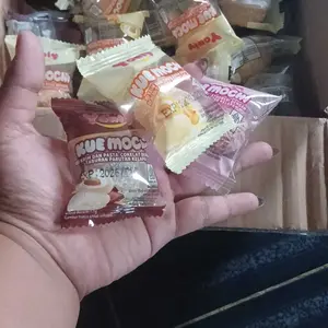 [COD][HALAL]SENSASI LUMER! 30 Pcs Mochi Mix 3 Rasa (Cokelat, Stroberi, Mangga) Isian Krim Lembut & Topping Coconut Shredded - Jajanan Tradisional Modern Halal Kenyal Anti Seret - Dessert Kekinian 2026