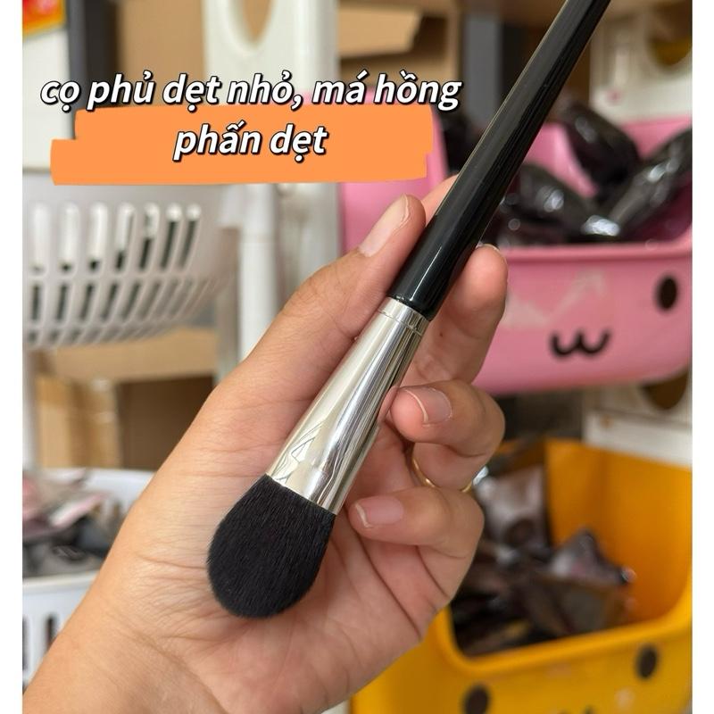 Cọ Đánh Má Hồng, Phủ Phấn Nhỏ Bó Dẹt Form Cọ NhiVi S73 Remake