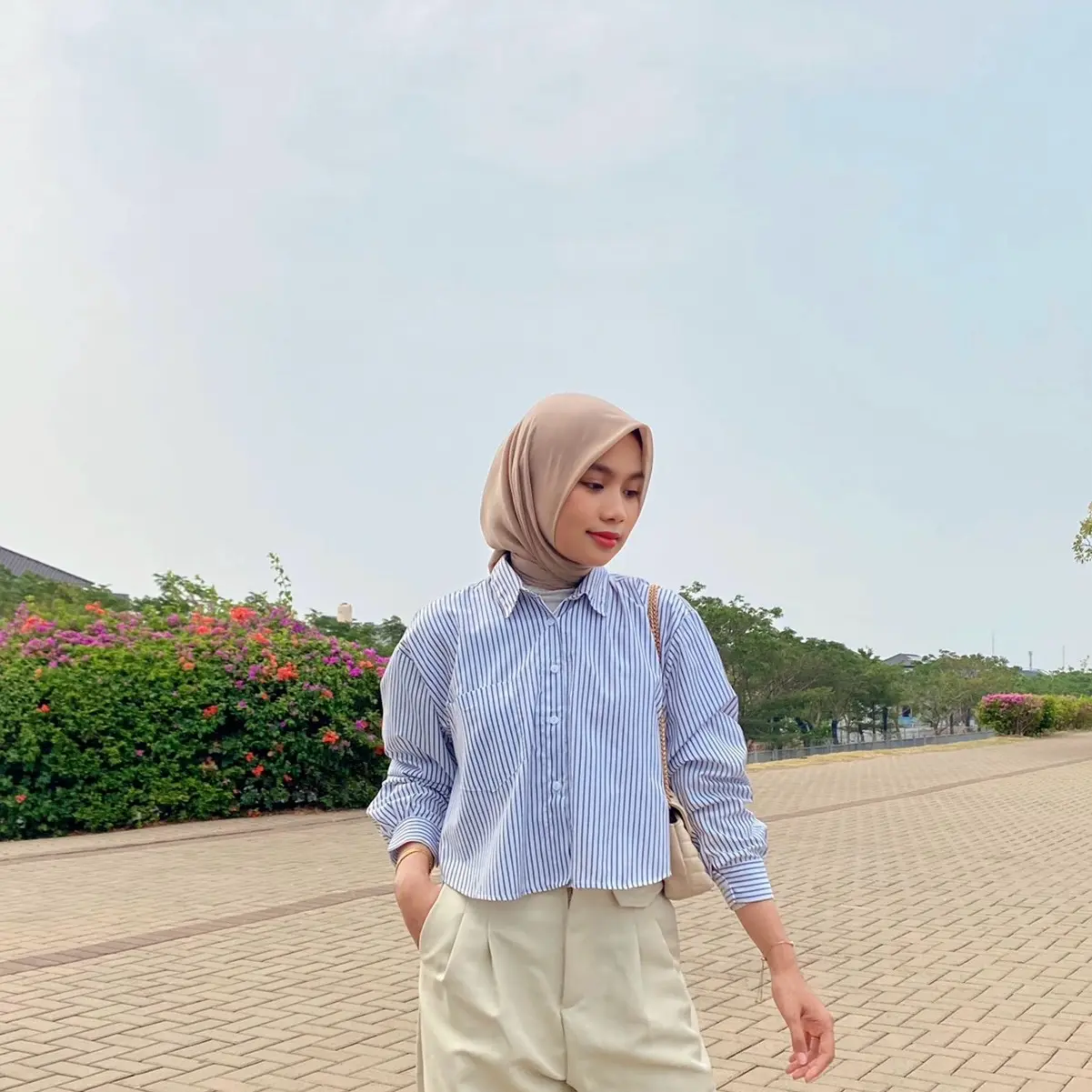 SONYA STRIPES SHIRT BY SHAFITRI - ATASAN WANITA KEMEJA SALUR FORMAL