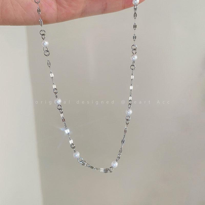 Product Introduction of Titanium Steel Color-free Pearl Clavicle Chain Women's Summer Short Neck Chain Niche Design Accessories Simple Internet Celebrity Necklace 4