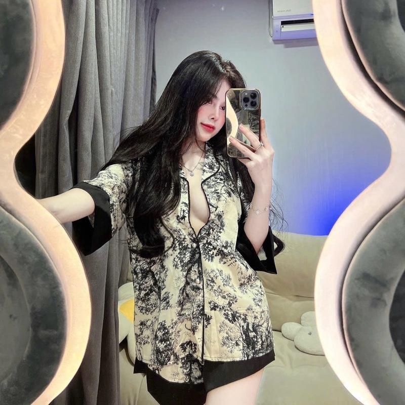 Sét bộ pijama quần đùi hoạ tiết sang xịn chất lụa latin phối viền đen siêu sang, vải mềm mịn thoáng mát (freesize 40-60kg)