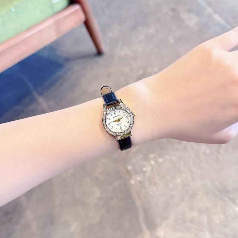  Đồng hồ nữ Hugi_Dou8306 dây da mềm thiết kế đính đá kích thước 26mm dành cho cổ tay nhỏ 