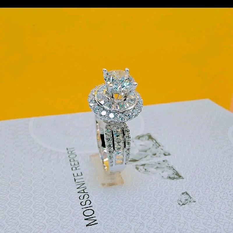 NHJ 1603 - Nhẫn nữ hoàng halo trong chủ 7.5 mm .Bạc ý xi bạch kim